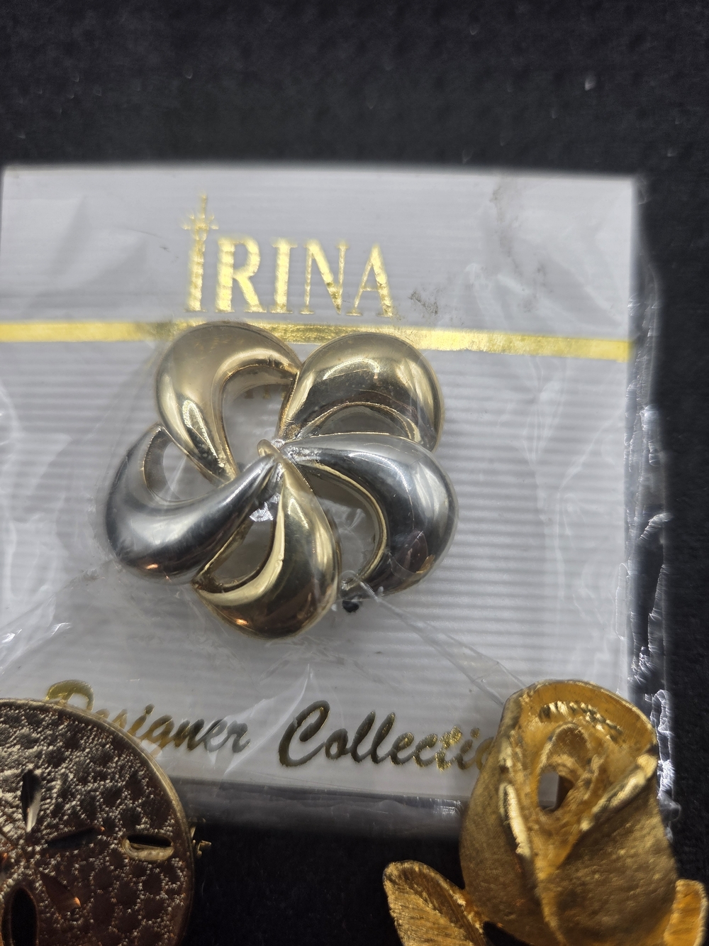 1327. Set Of Three Gold And Silver Tone Brooches/Pins - Picture 4 of 5